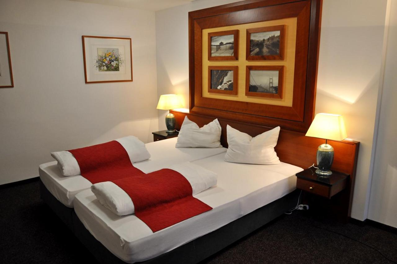 Hotel U Bileho Kone Loket Luaran gambar