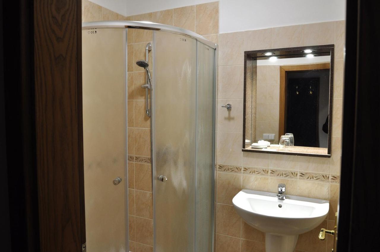 Hotel U Bileho Kone Loket Luaran gambar